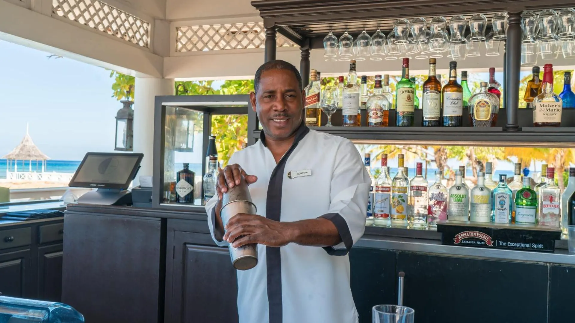 Hospitality Expert Bts 2 - Pool Beach & Chef Montego Bay Jamajka